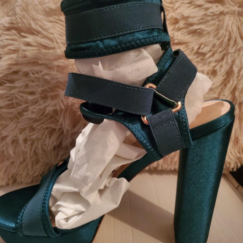 Green Satin heels - Picture 2 of 8
